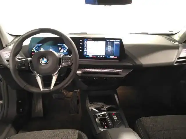 BMW 1 Series view 8