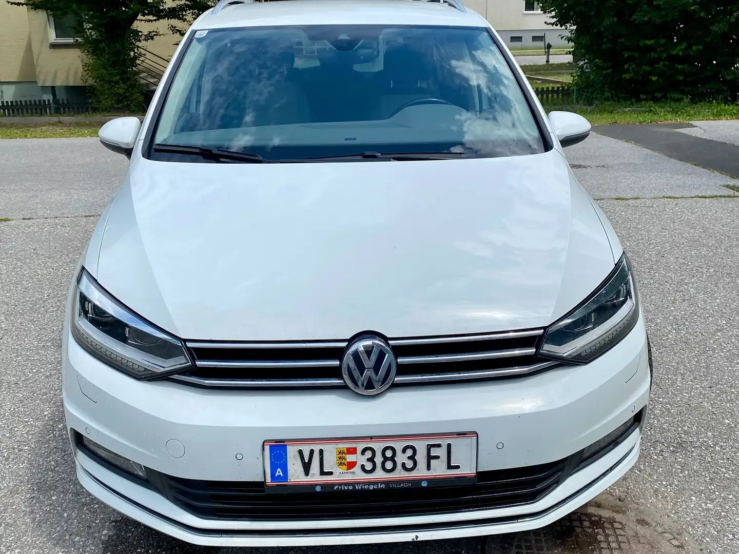Volkswagen Touran Touran Highline 2,0 SCR TDI DSG Highline Weiß - 1