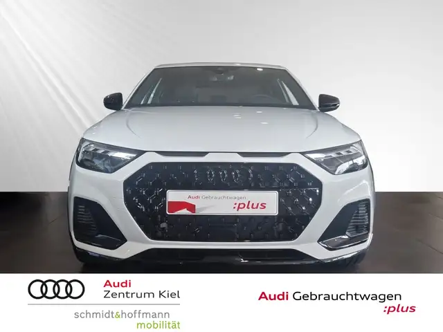 Audi A1 view 2