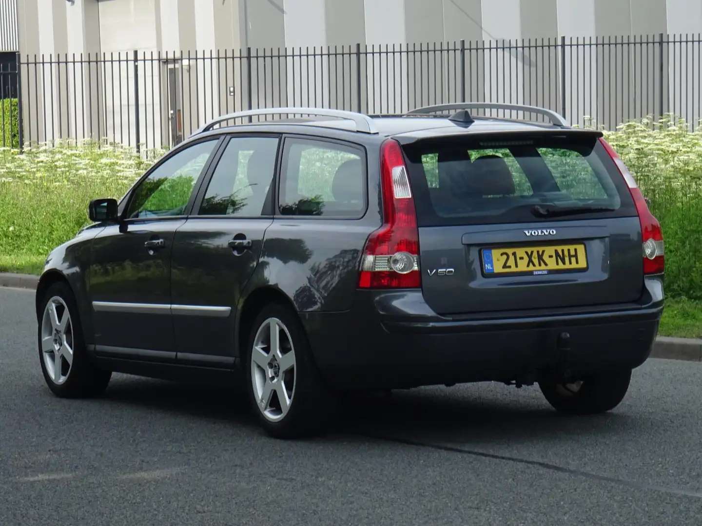 Volvo V50 1.8 Edition I 175DKM/NAP/LEER/AIRCO/CRUISE/APK Gris - 2