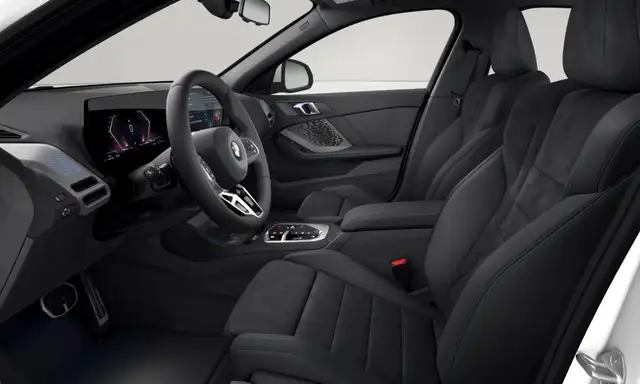 BMW 1 Series view 4