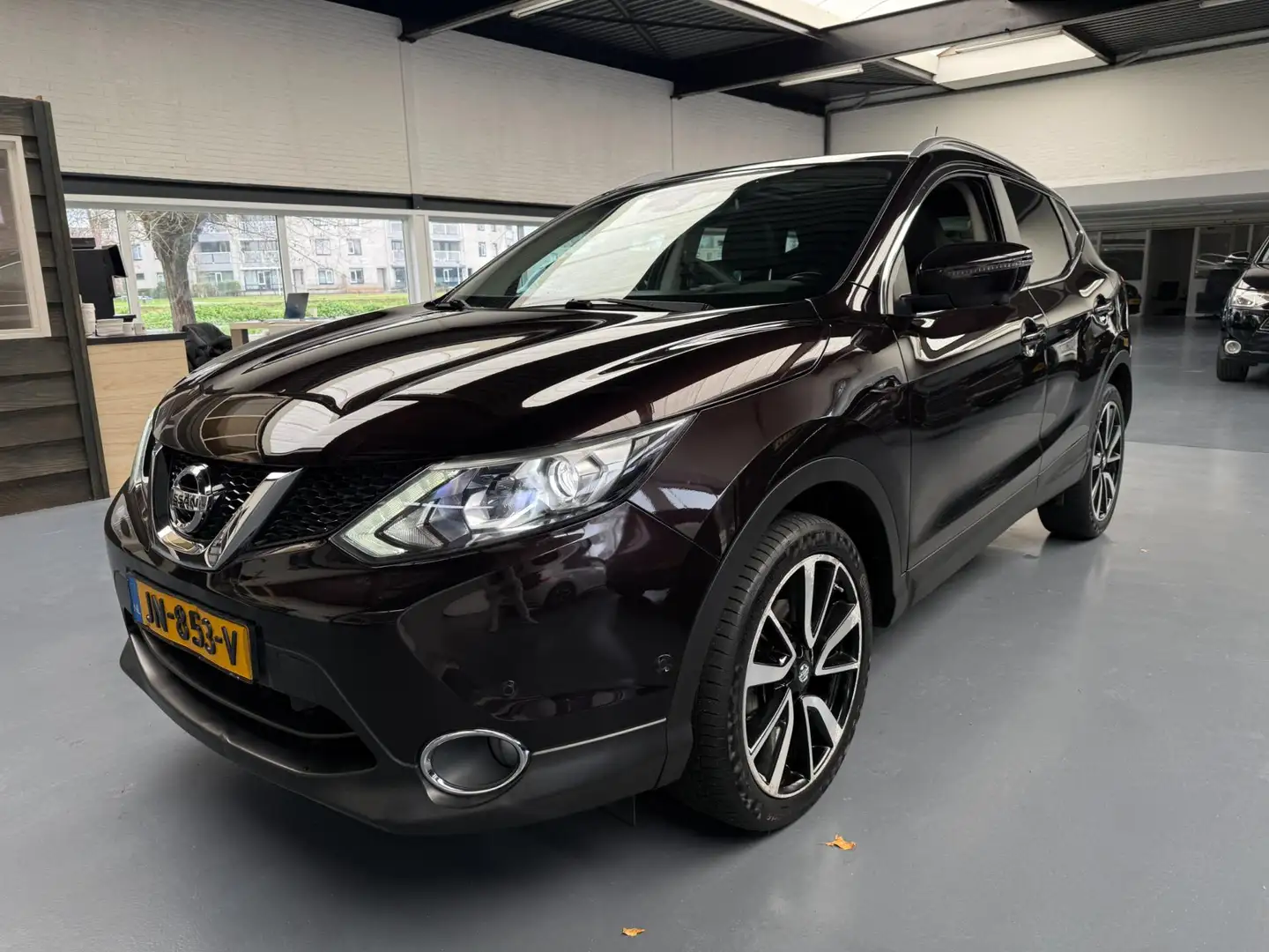 Nissan Qashqai 1.2 Tekna |Panoramadak|360 Cam| Paars - 1