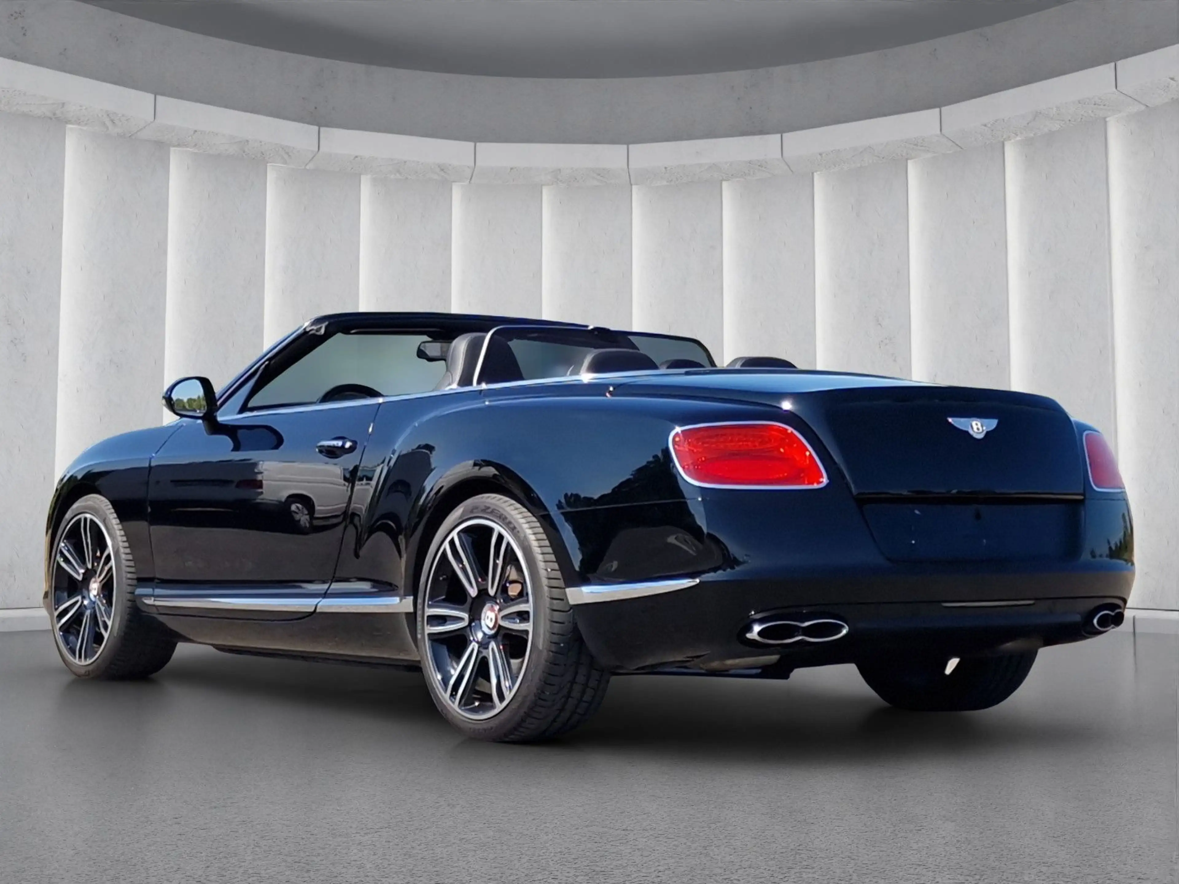 Bentley Continental GTC V8 Mulliner — photo 3