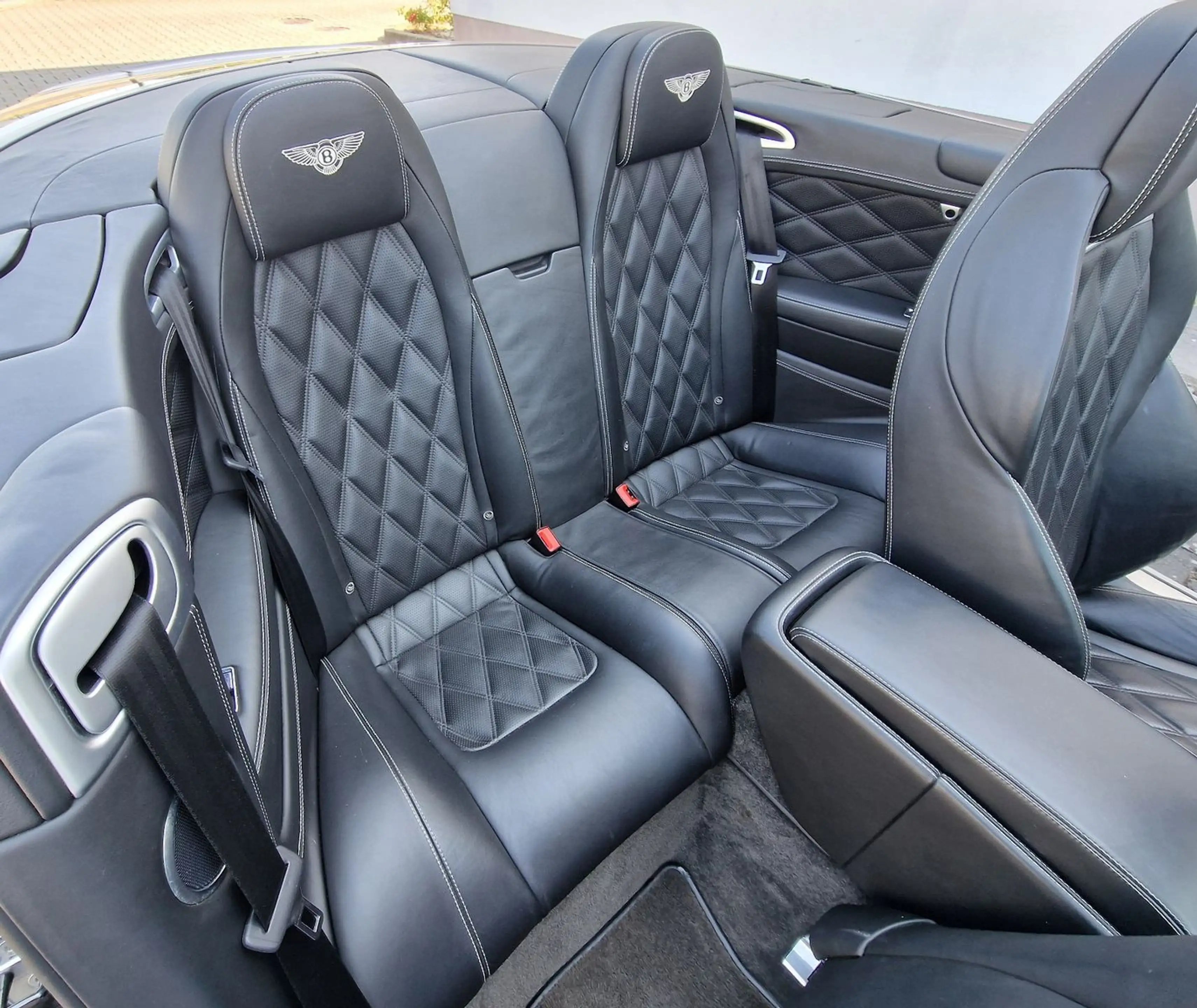 Bentley Continental GTC V8 Mulliner — photo 13