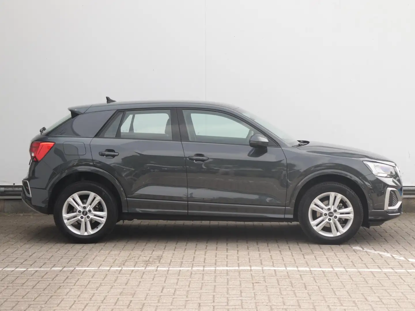 Audi Q2 35 TFSI Advanced edition | Camera | Virtual Cockpi Grijs - 2