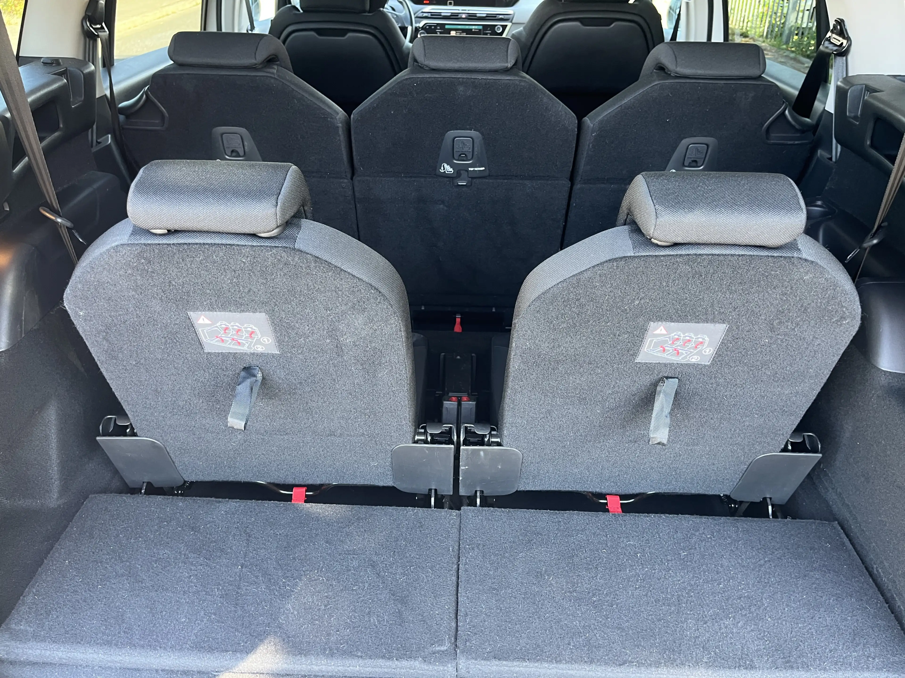 Citroen Grand C4 Picasso 1.5 BluHDi VIP EAT8 — photo 6