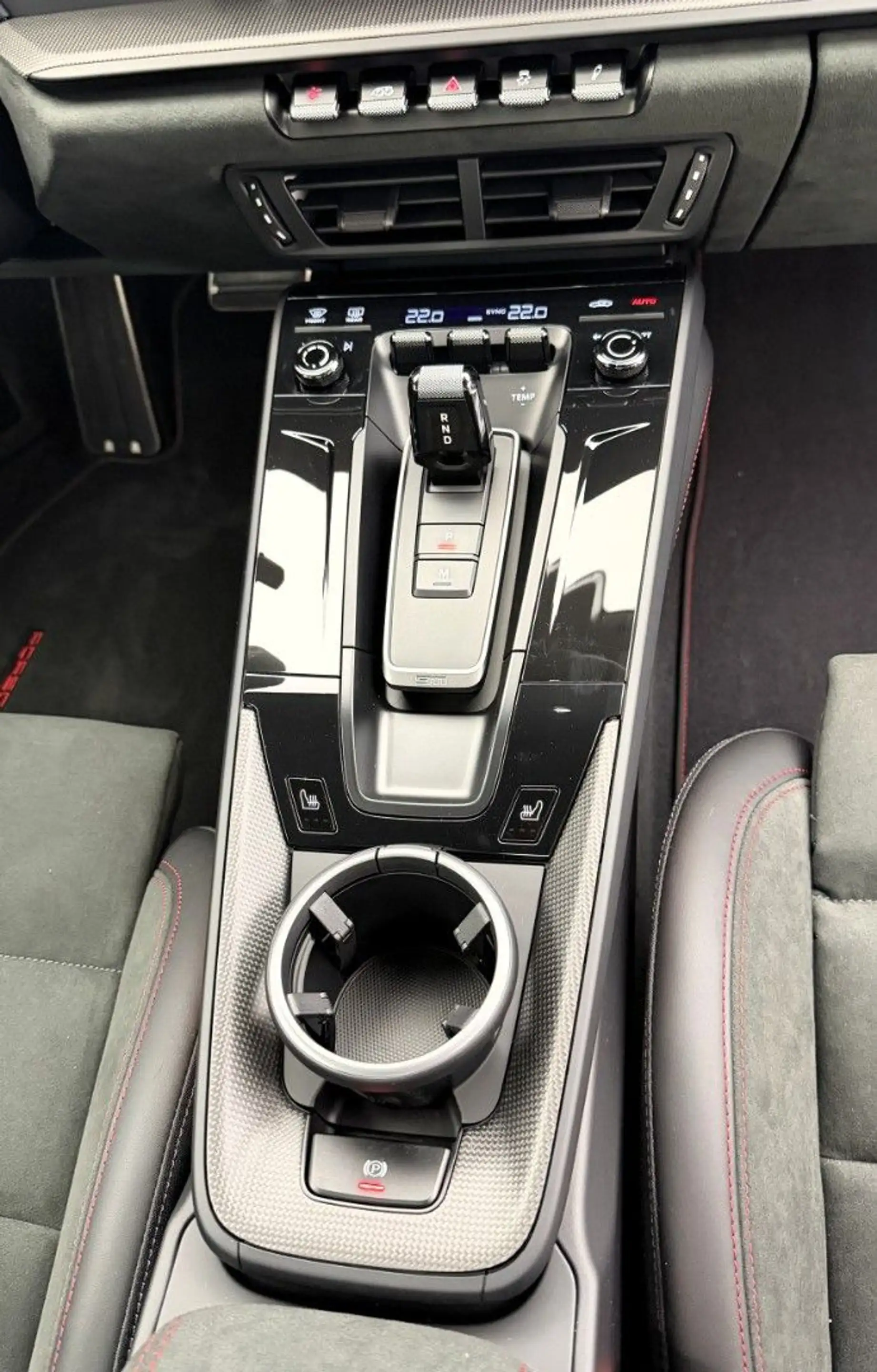 Porsche 992 911 Carrera GTS Coupe °Liftsystem°Bose° — photo 14