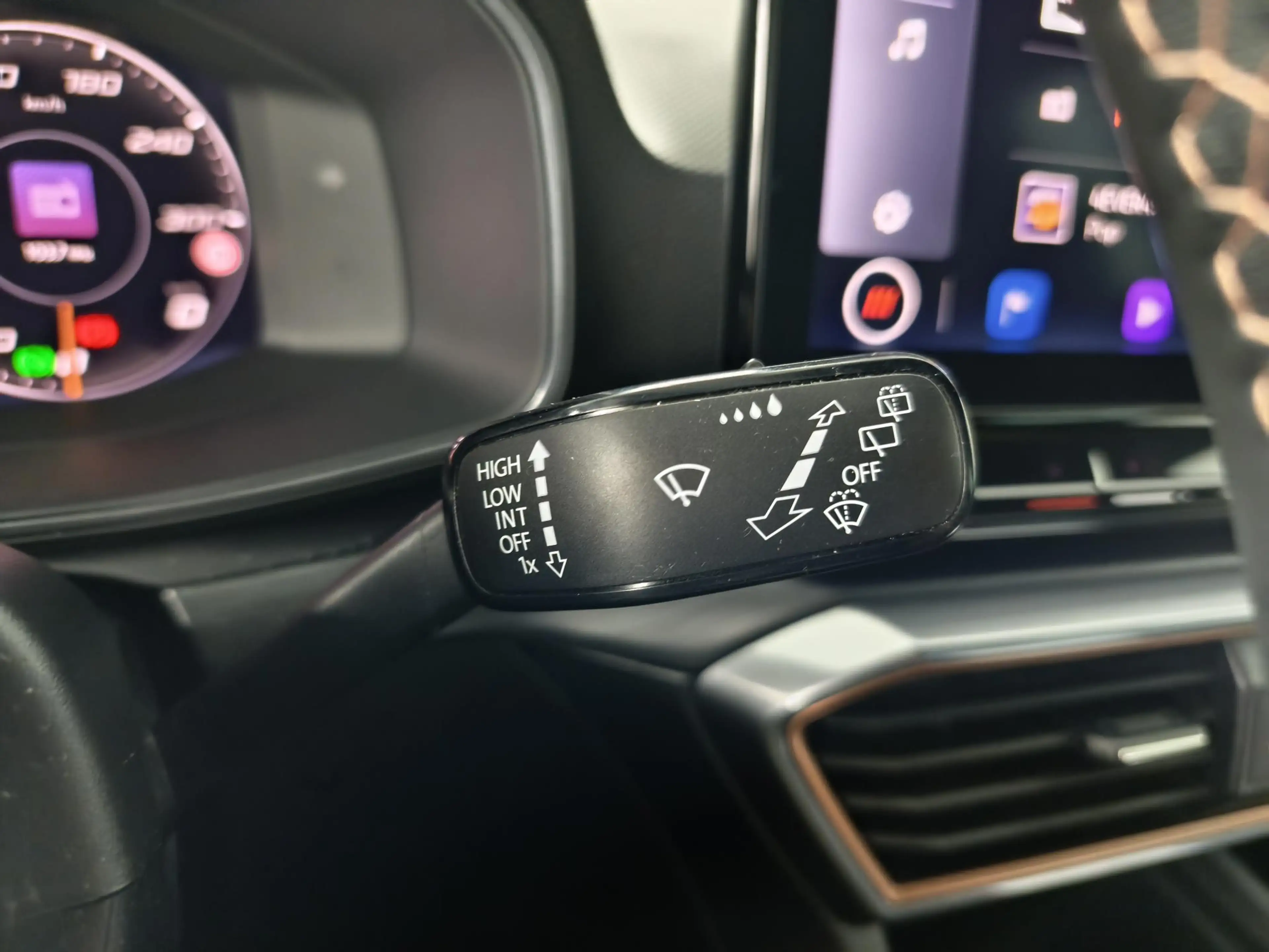 CUPRA Leon Sportstourer 1.4 e-Hybrid Business | Camera | Navi — photo 26