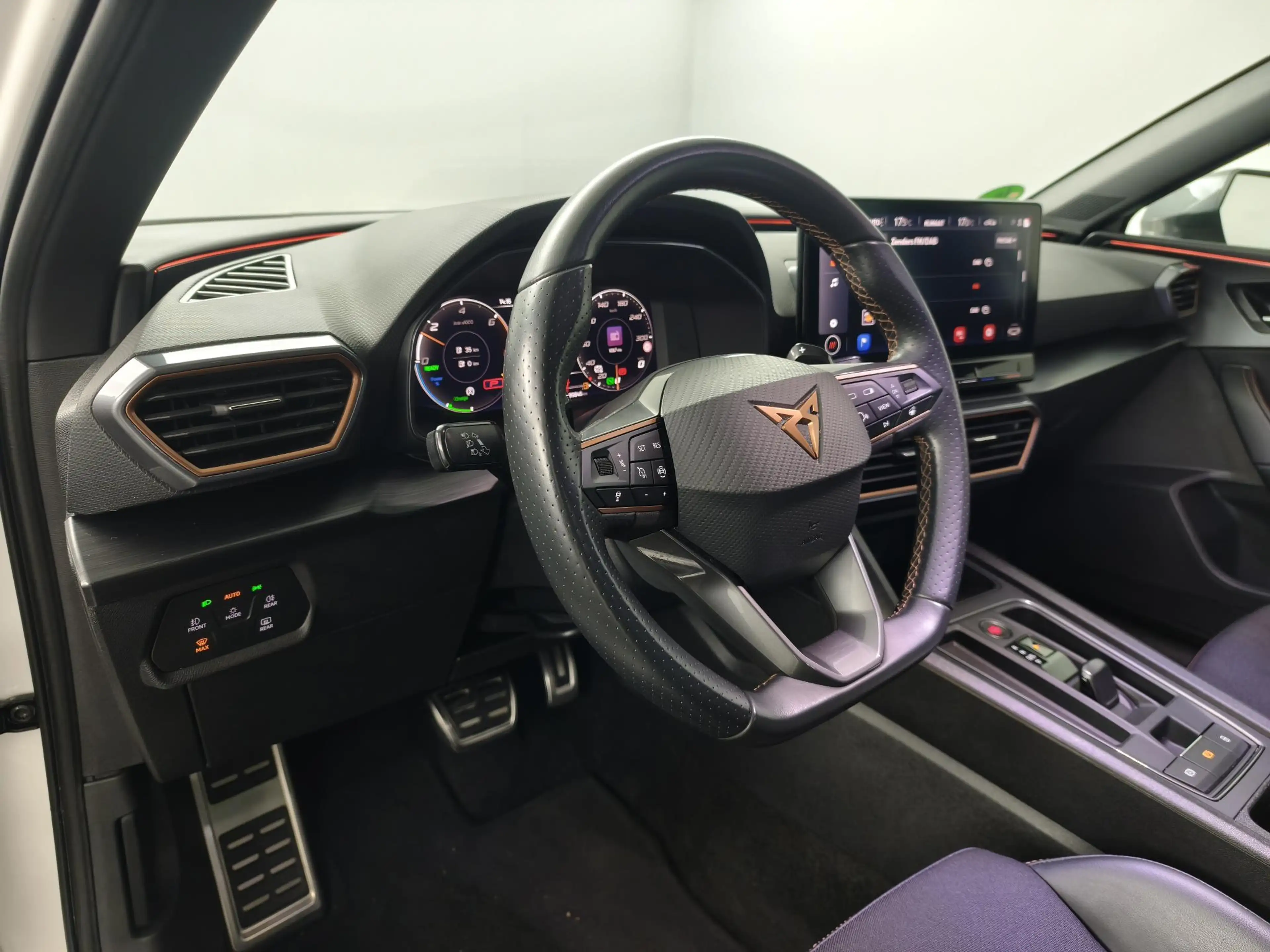 CUPRA Leon Sportstourer 1.4 e-Hybrid Business | Camera | Navi — photo 11