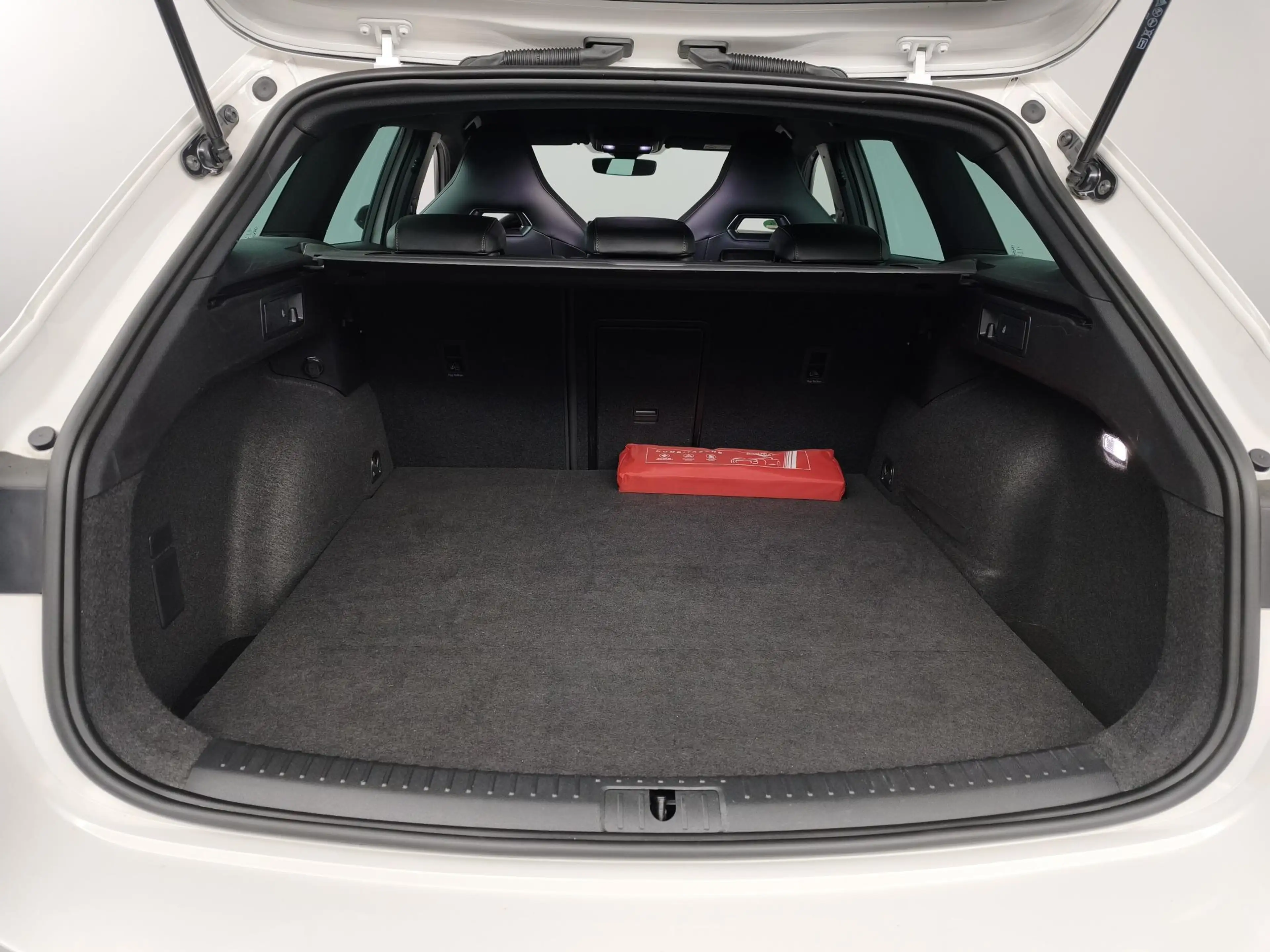 CUPRA Leon Sportstourer 1.4 e-Hybrid Business | Camera | Navi — photo 29