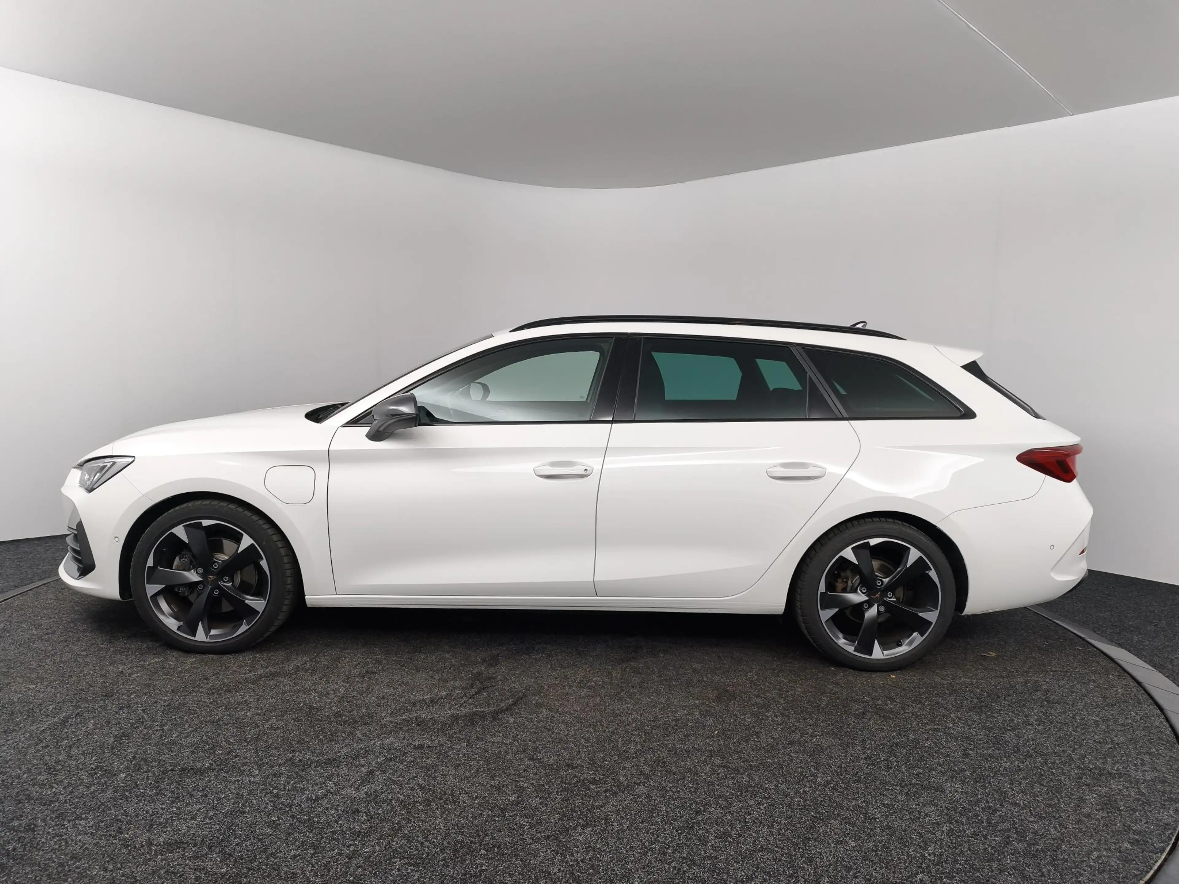 CUPRA Leon Sportstourer 1.4 e-Hybrid Business | Camera | Navi — photo 17