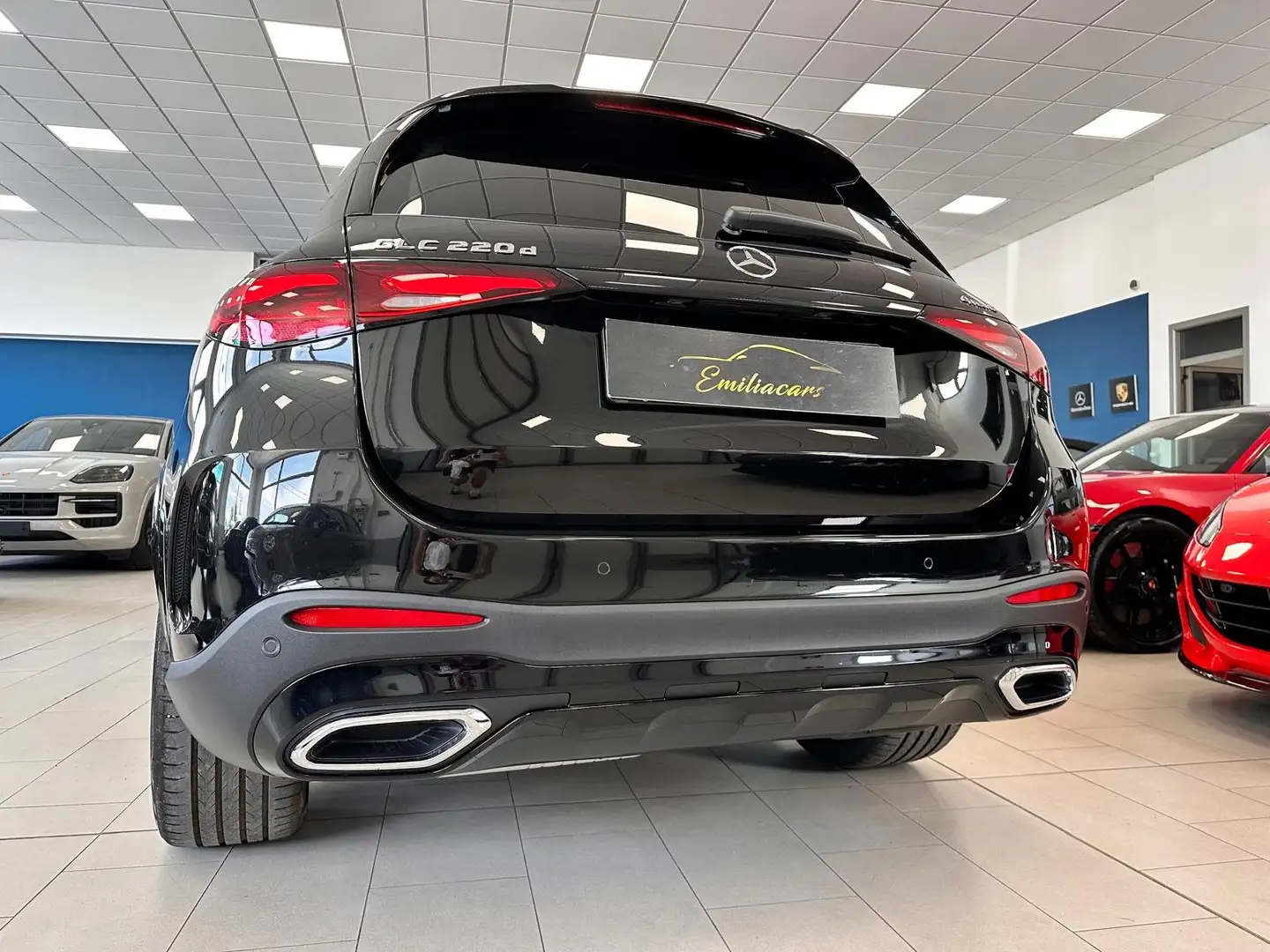 Mercedes-Benz GLC 220 d AMG Line Premium Plus 4matic auto "PACK CARB.INT Zwart - 2
