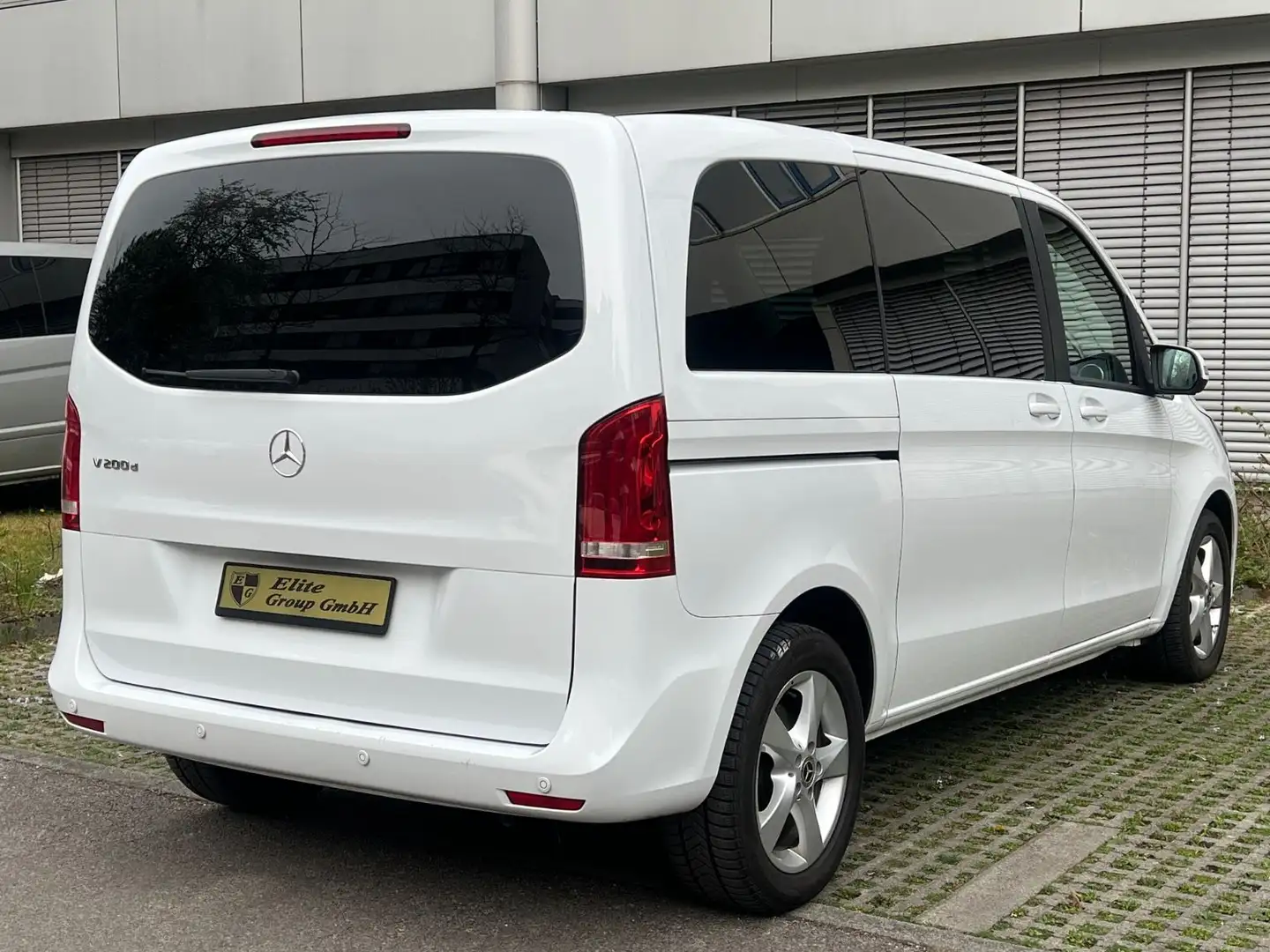 Mercedes-Benz V 200 d RISE Kompakt*Automatik*Navi*Klima* Bílá - 2