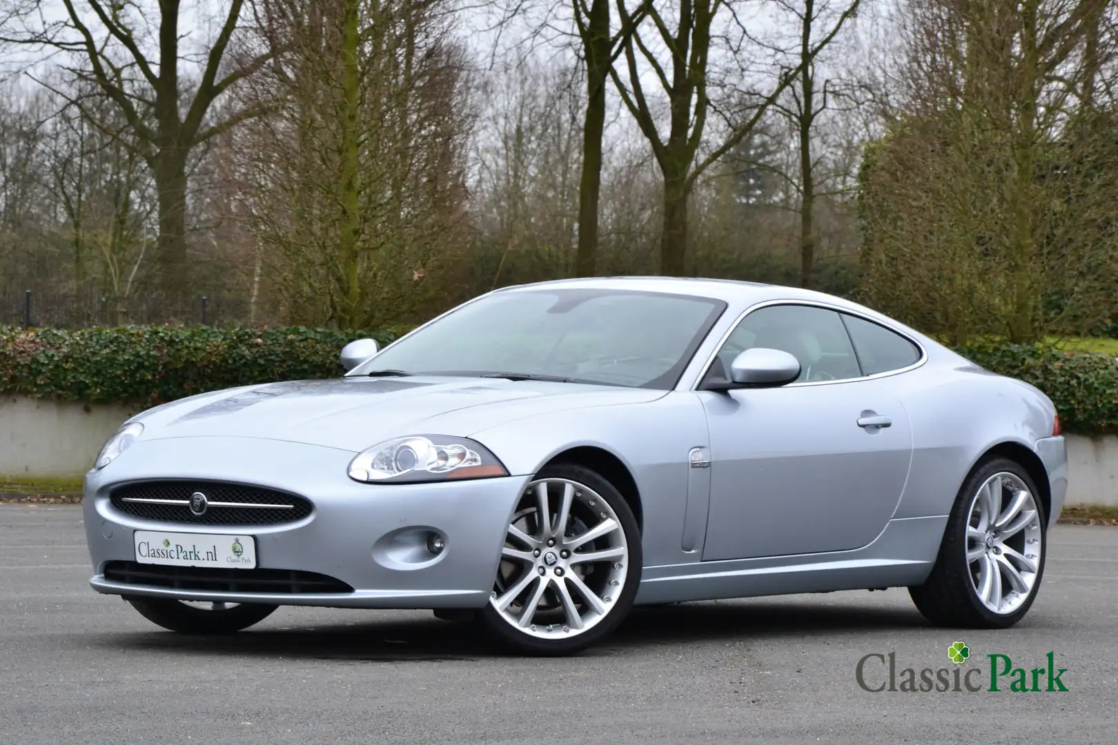 Jaguar XK8 4.2 V8 Coupé Gris - 1
