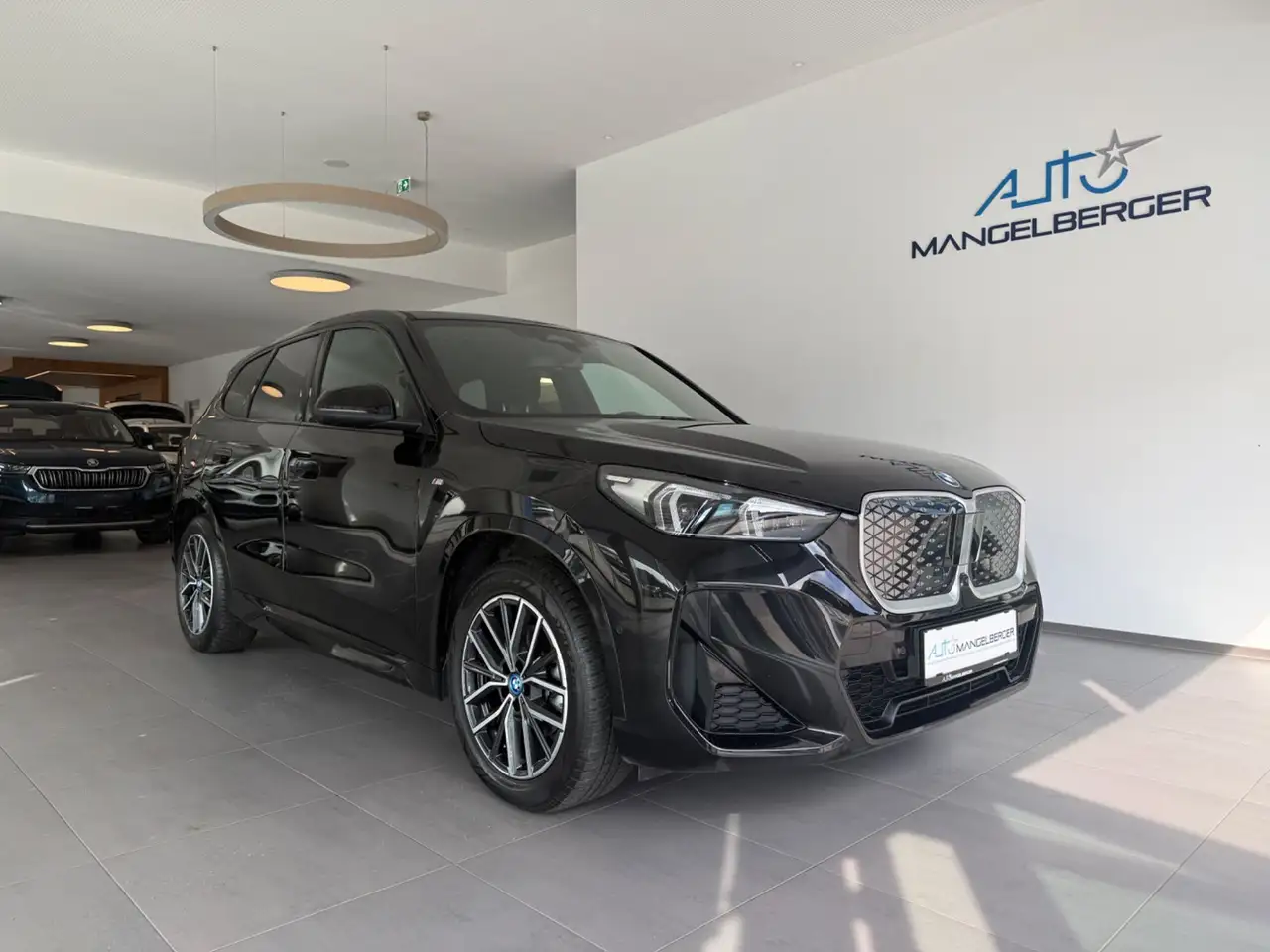 BMW iX1
