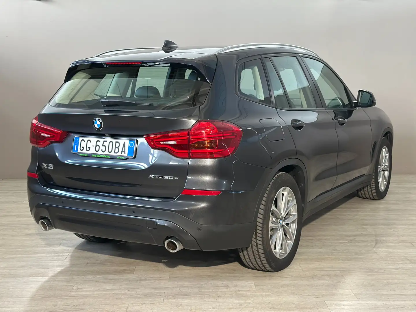 BMW X3 xDrive 30e Business Advantage auto Grigio - 2
