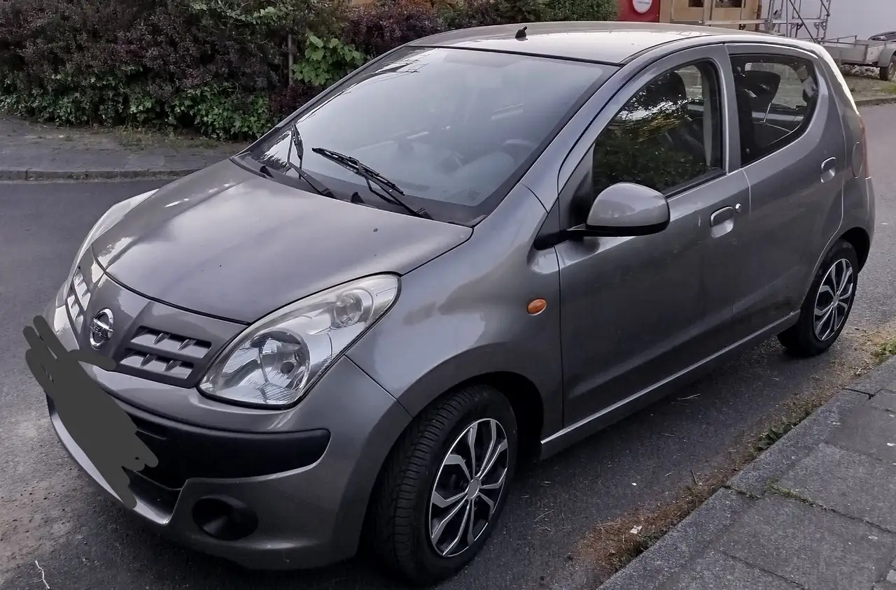 Nissan Pixo