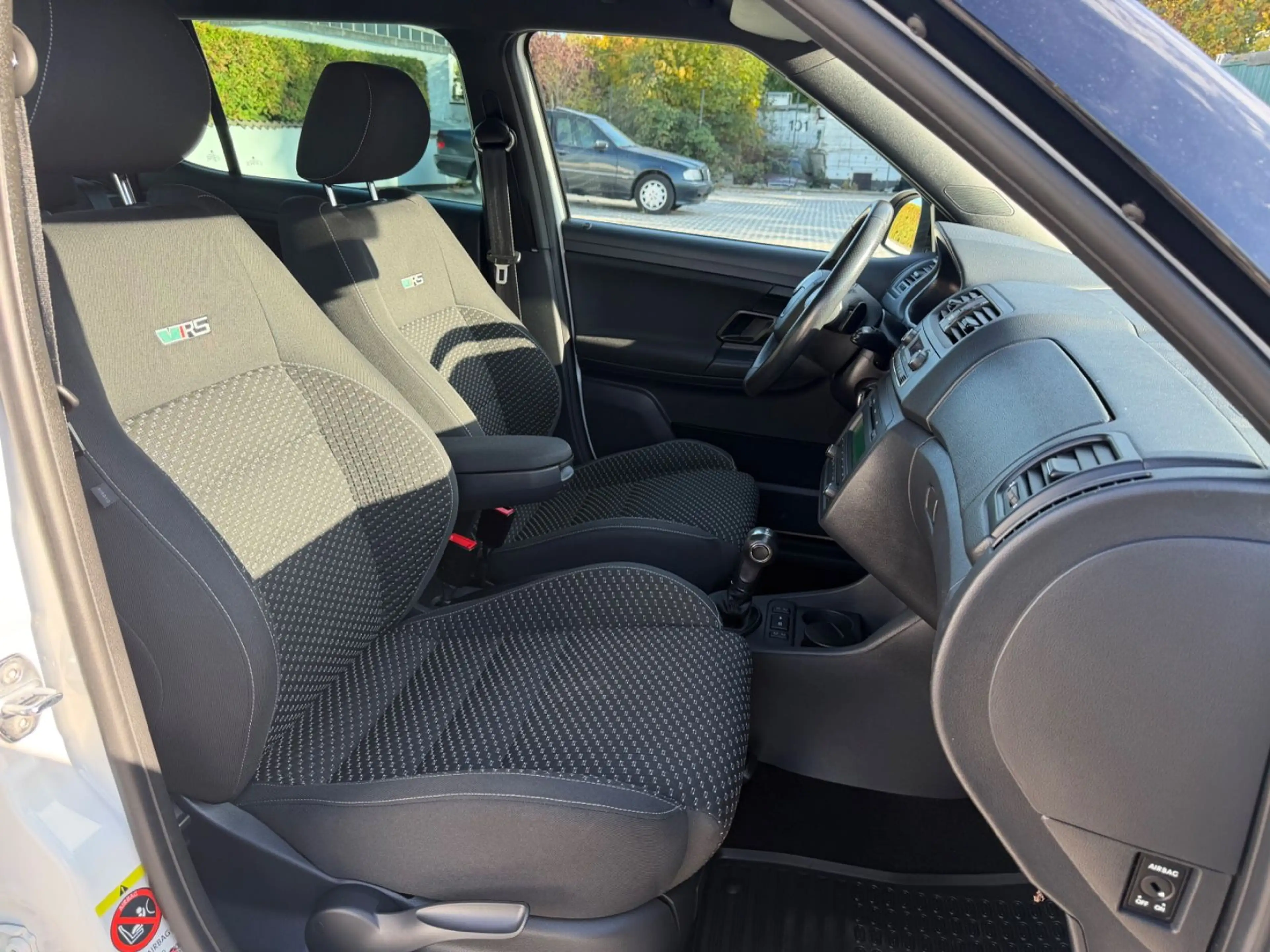 Skoda Fabia RS*AUTOMATIK*SHZ*PDC*KLIMA*TEMPOMAT — photo 16