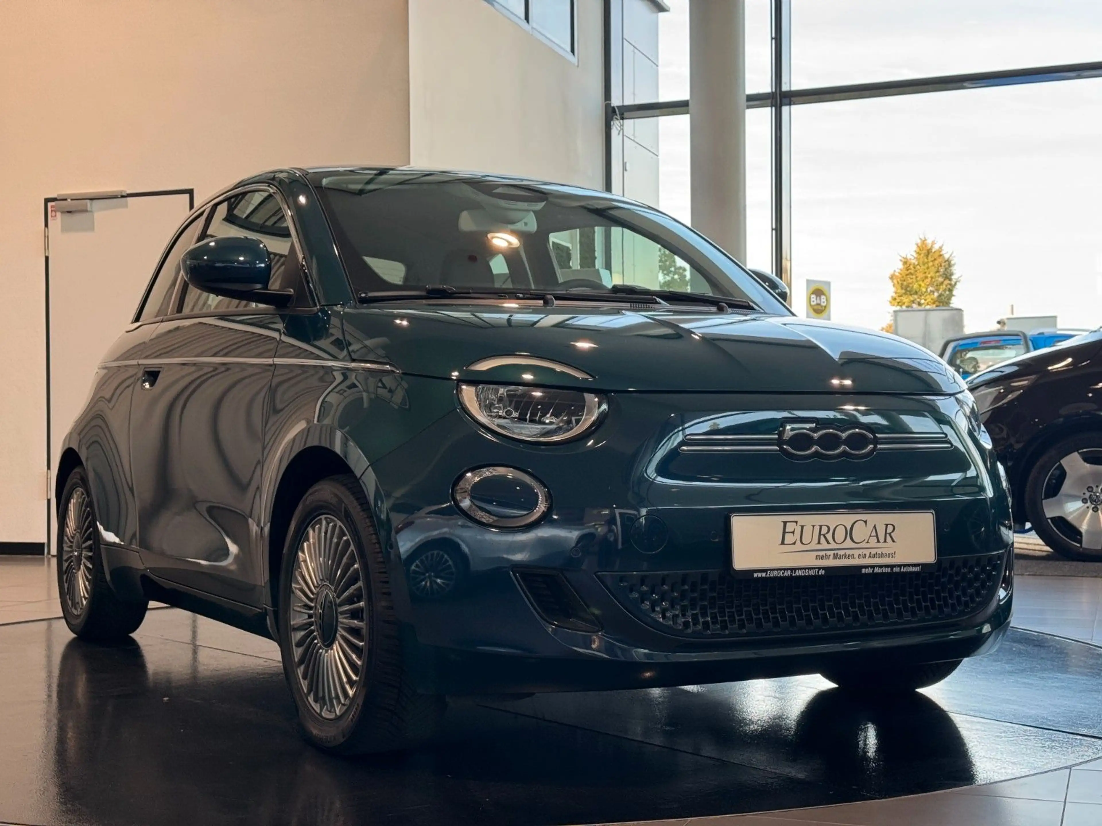 Fiat 500e 42kW/h SmartphoneInt SpurhalteA Shzg Kamera — photo 3