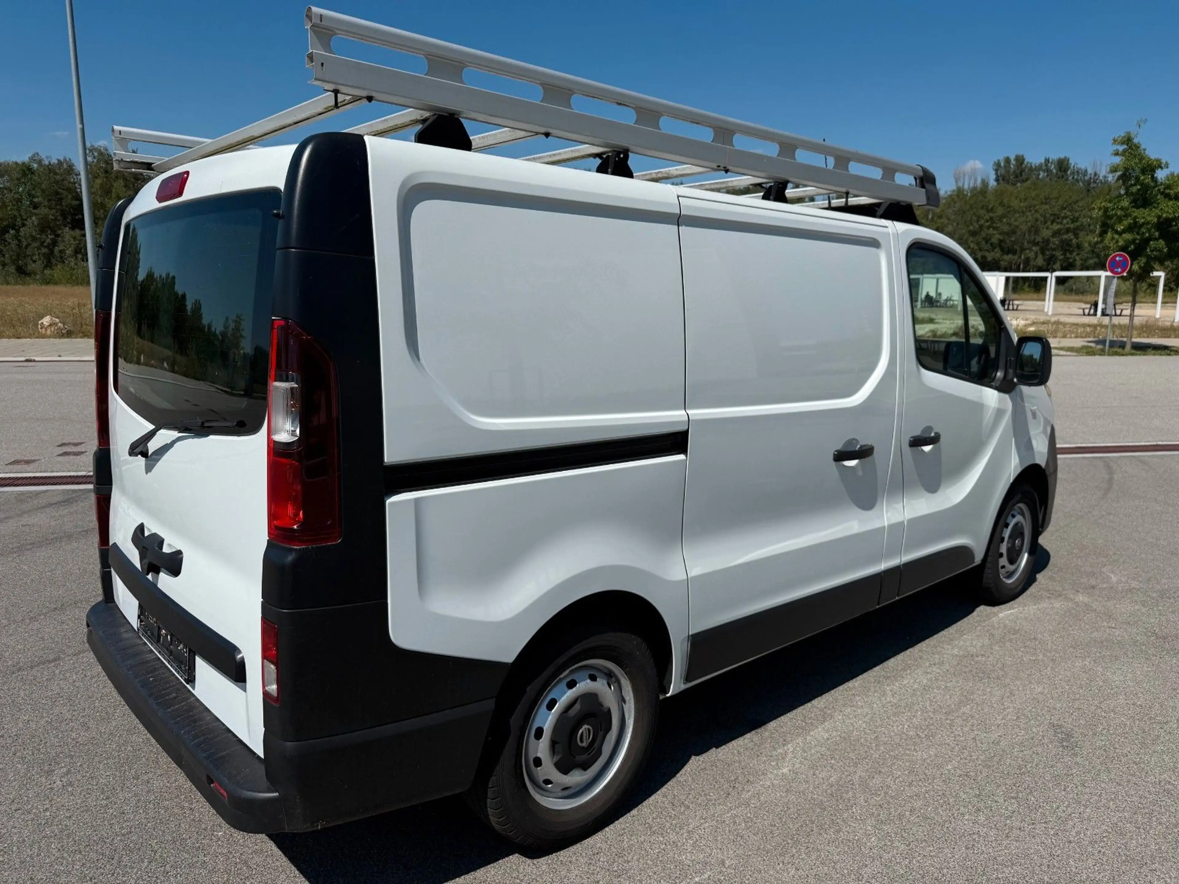 Nissan NV300 Kastenwagen L1H1 2,7t PRO — photo 7
