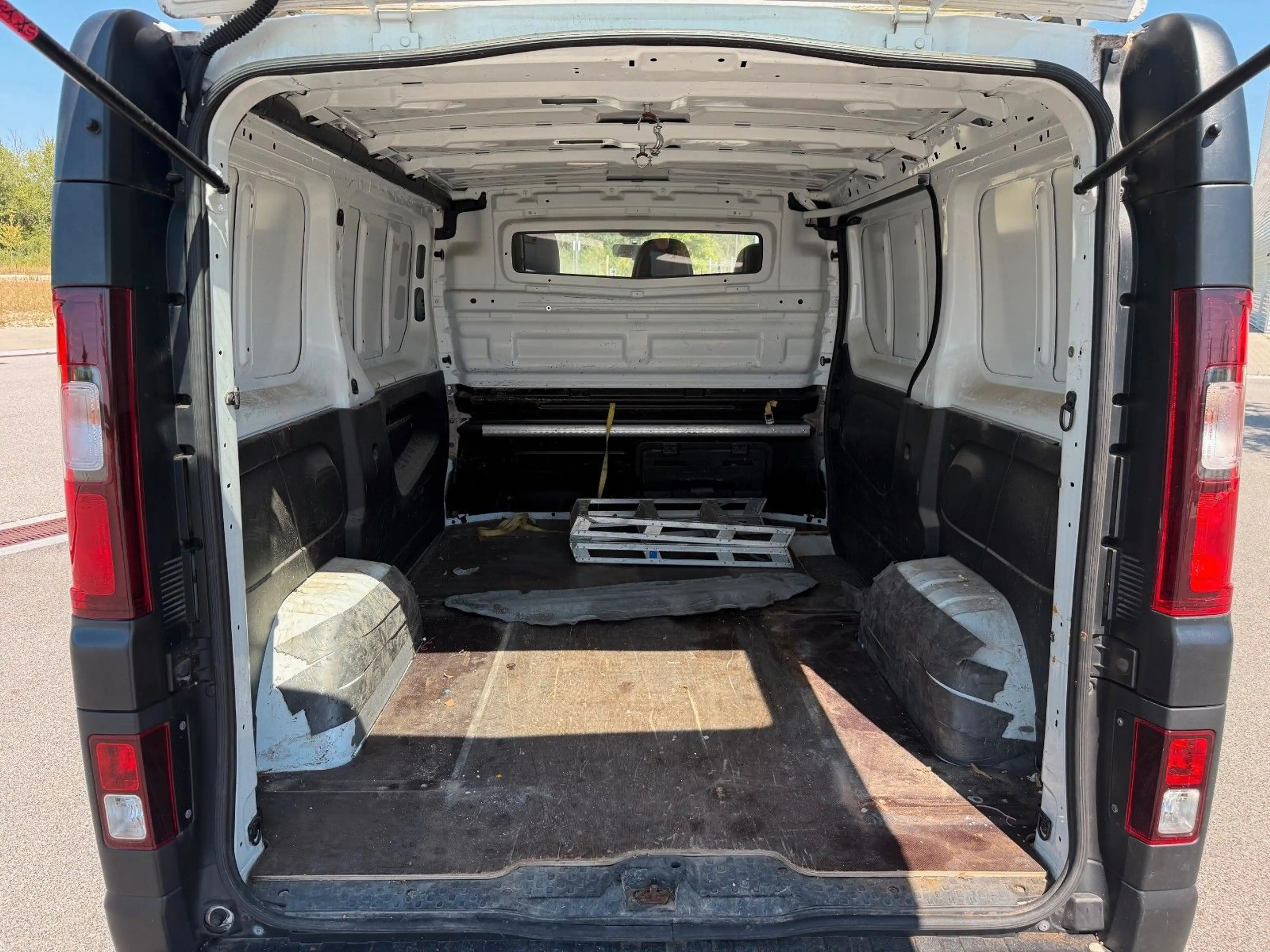 Nissan NV300 Kastenwagen L1H1 2,7t PRO — photo 12
