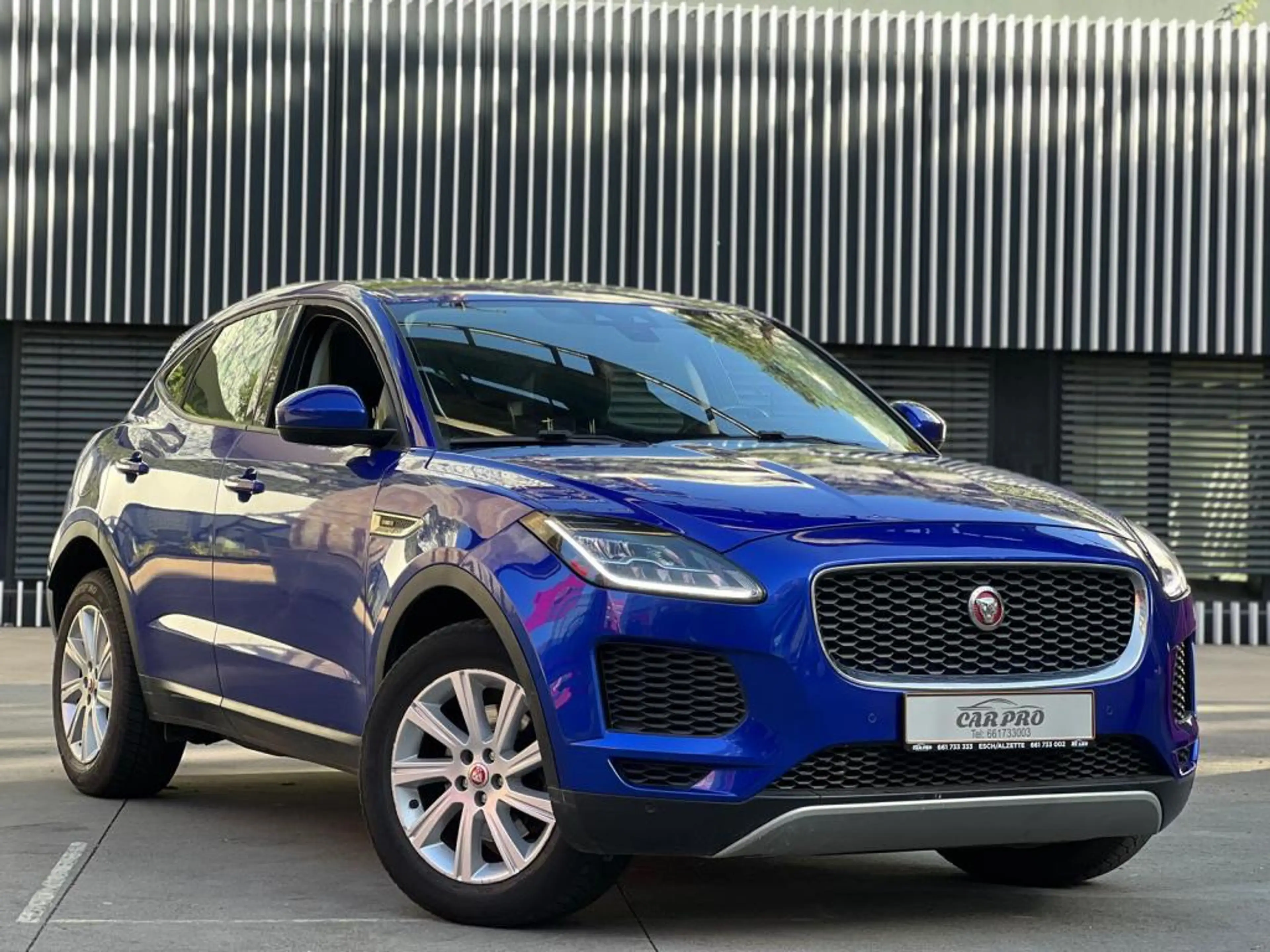Jaguar E-Pace AUTOMATIQUE / DIESEL / TOIT PANORAMIQUE / — photo 2