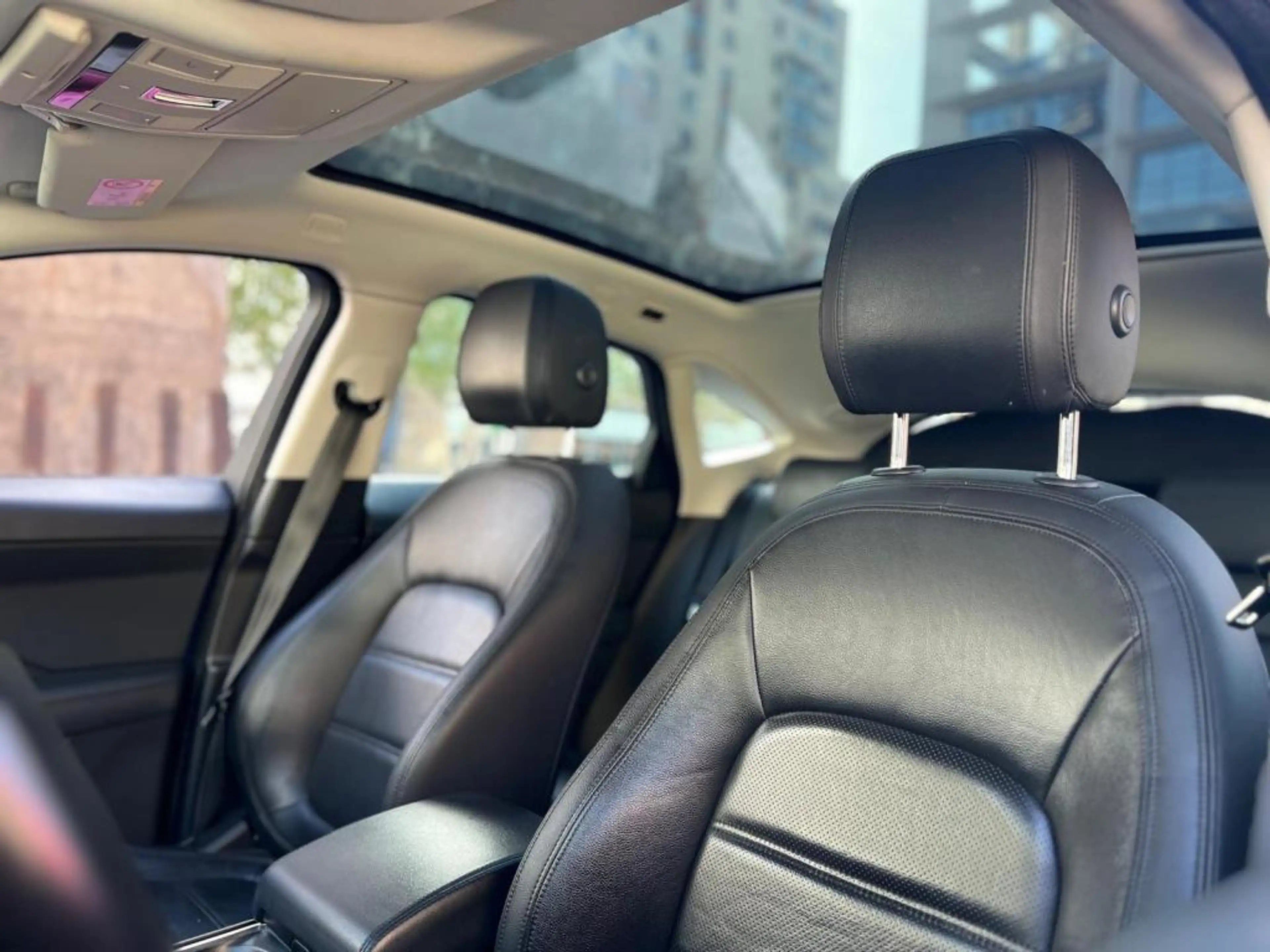 Jaguar E-Pace AUTOMATIQUE / DIESEL / TOIT PANORAMIQUE / — photo 15