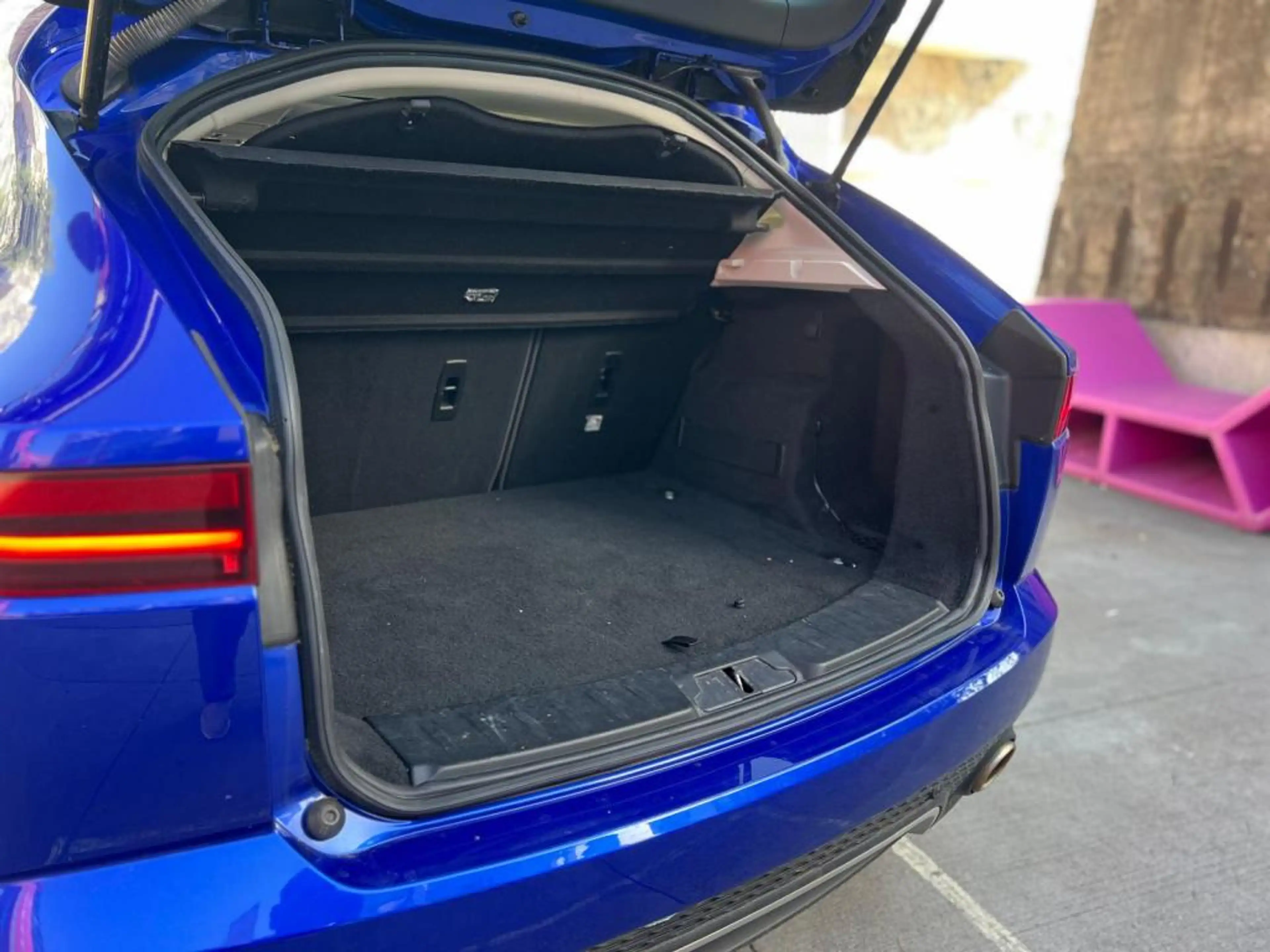 Jaguar E-Pace AUTOMATIQUE / DIESEL / TOIT PANORAMIQUE / — photo 8