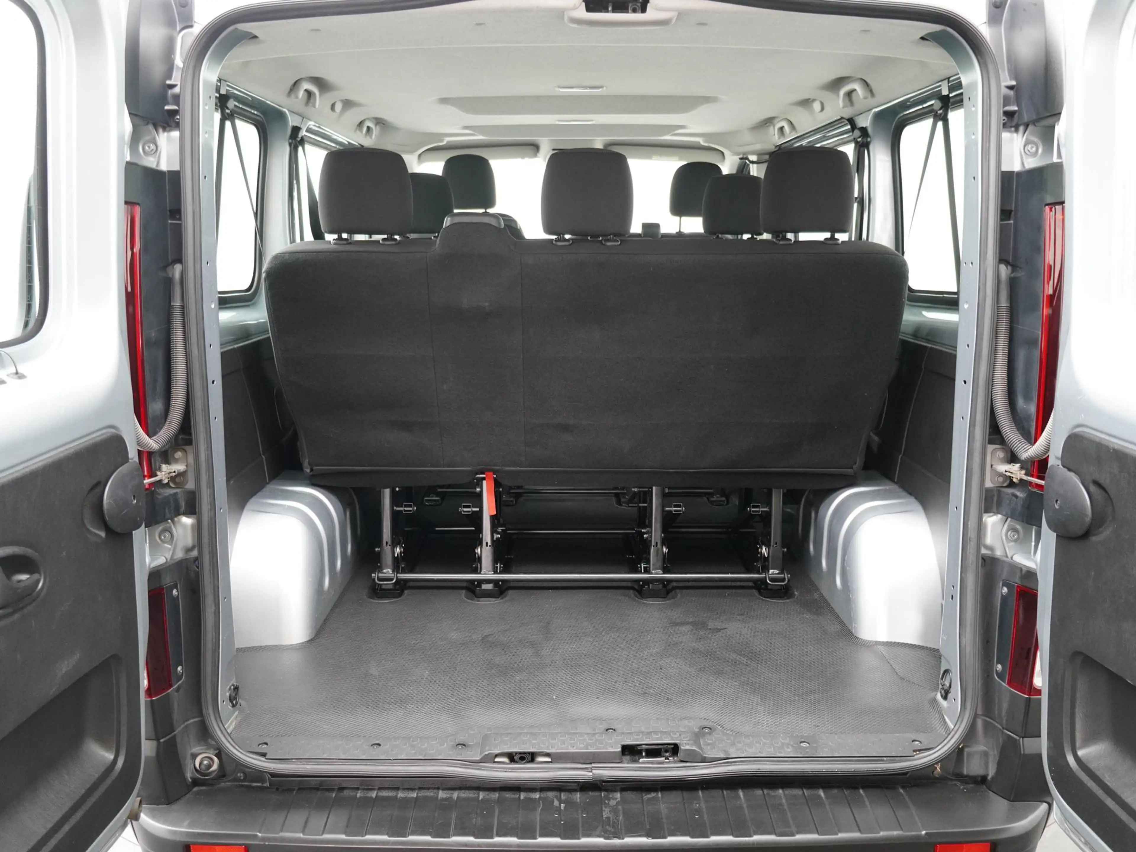 Renault Trafic Passenger Energy Blue dCi 110 Authentique | 9-Pers — photo 9