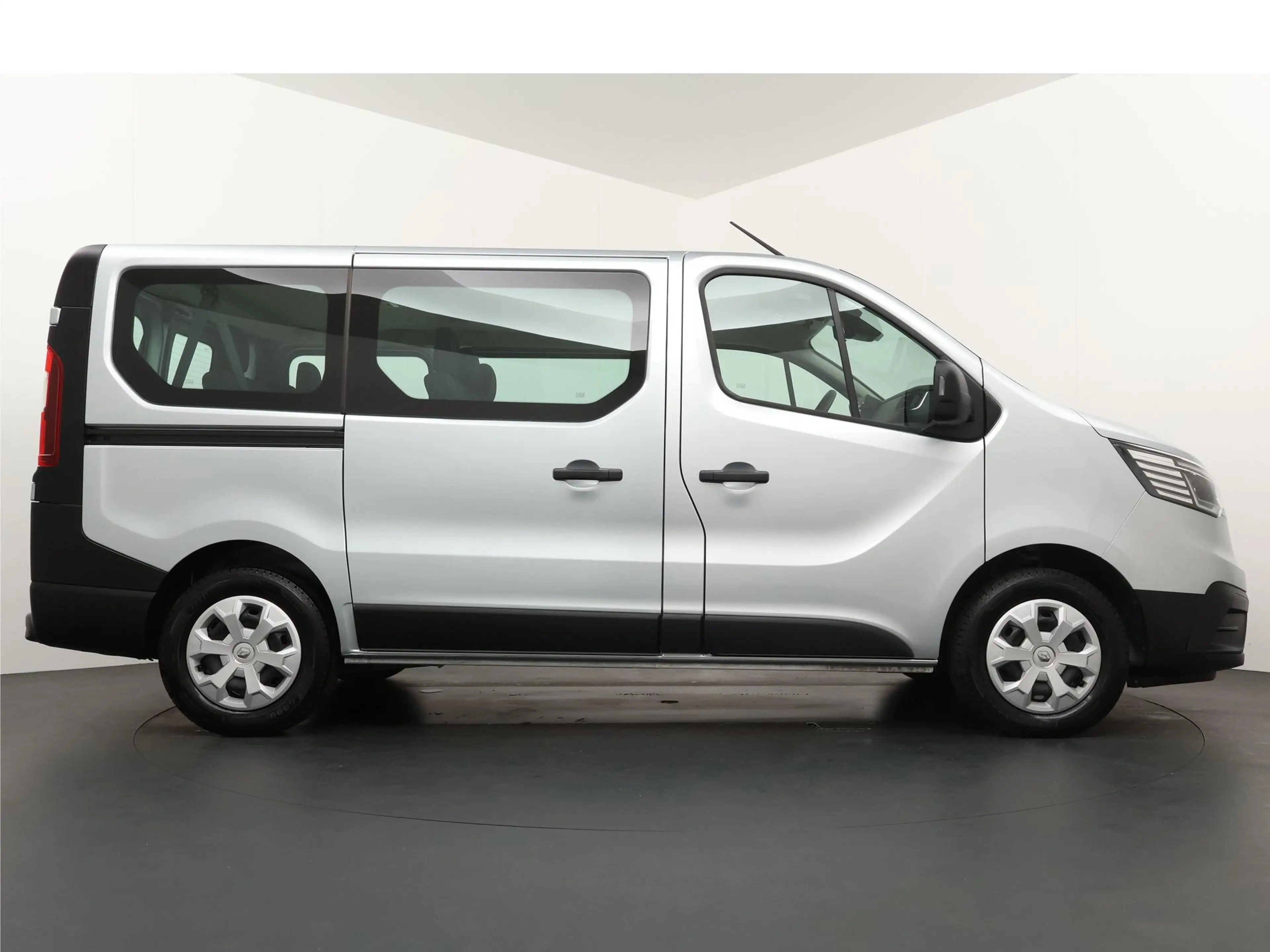 Renault Trafic Passenger Energy Blue dCi 110 Authentique | 9-Pers — photo 6