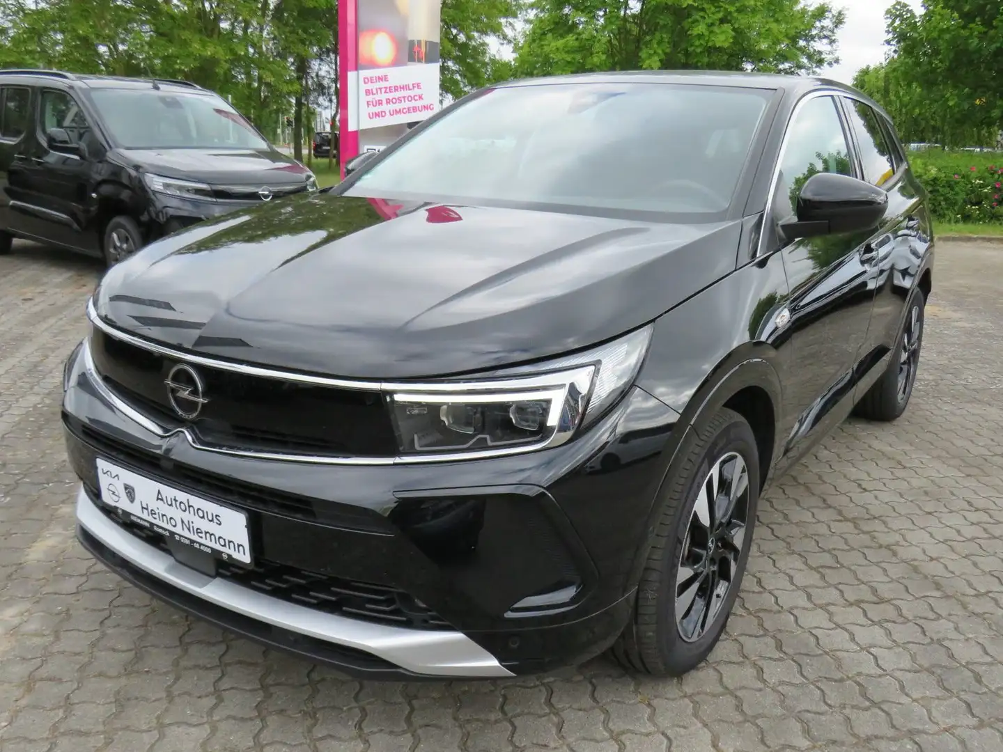 Opel Grandland Elegance Autom. *AHK*RFK*LED*DAB*NAVI*LM*PDC* Zwart - 1