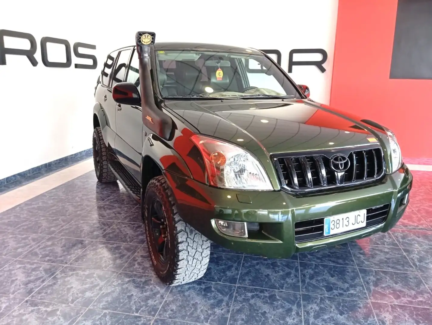 Toyota Land Cruiser Todoterreno Automático de 5 Puertas Verde - 1