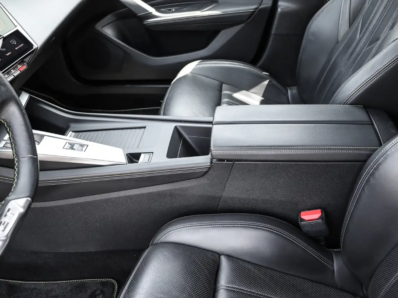 Peugeot 308 Hybrid 180 GT Pack Plug-In Soundsystem El. Panodac 13