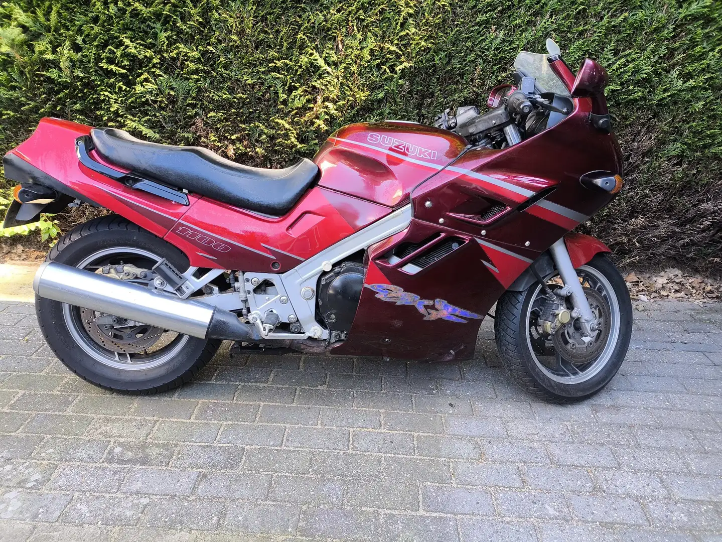 Suzuki GSX 1100 F Tourmotor Rood - 2