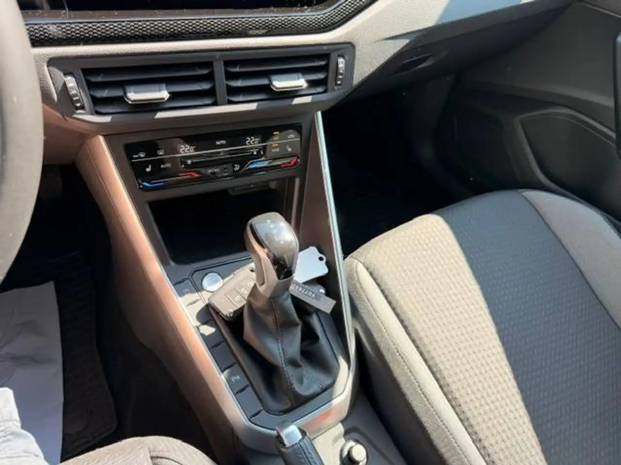 Volkswagen Taigo 1.0TSI DSG Life *Anhängerkupplung*Keylessentry Kessy*2 Zonen Klimaautomatik*Rückfahrkamera*Navigation-vorbereitet*, миниатюра 17