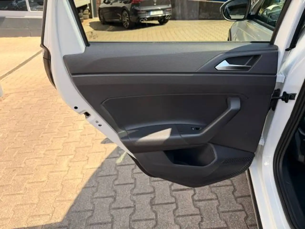 Volkswagen Taigo 1.0TSI DSG Life *Anhängerkupplung*Keylessentry Kessy*2 Zonen Klimaautomatik*Rückfahrkamera*Navigation-vorbereitet*, миниатюра 18