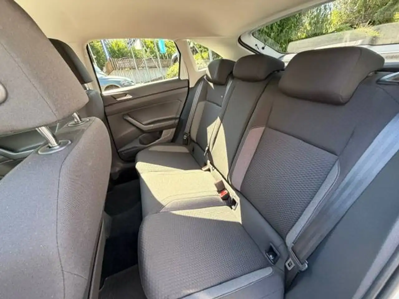 Volkswagen Taigo 1.0TSI DSG Life *Anhängerkupplung*Keylessentry Kessy*2 Zonen Klimaautomatik*Rückfahrkamera*Navigation-vorbereitet*, миниатюра 20