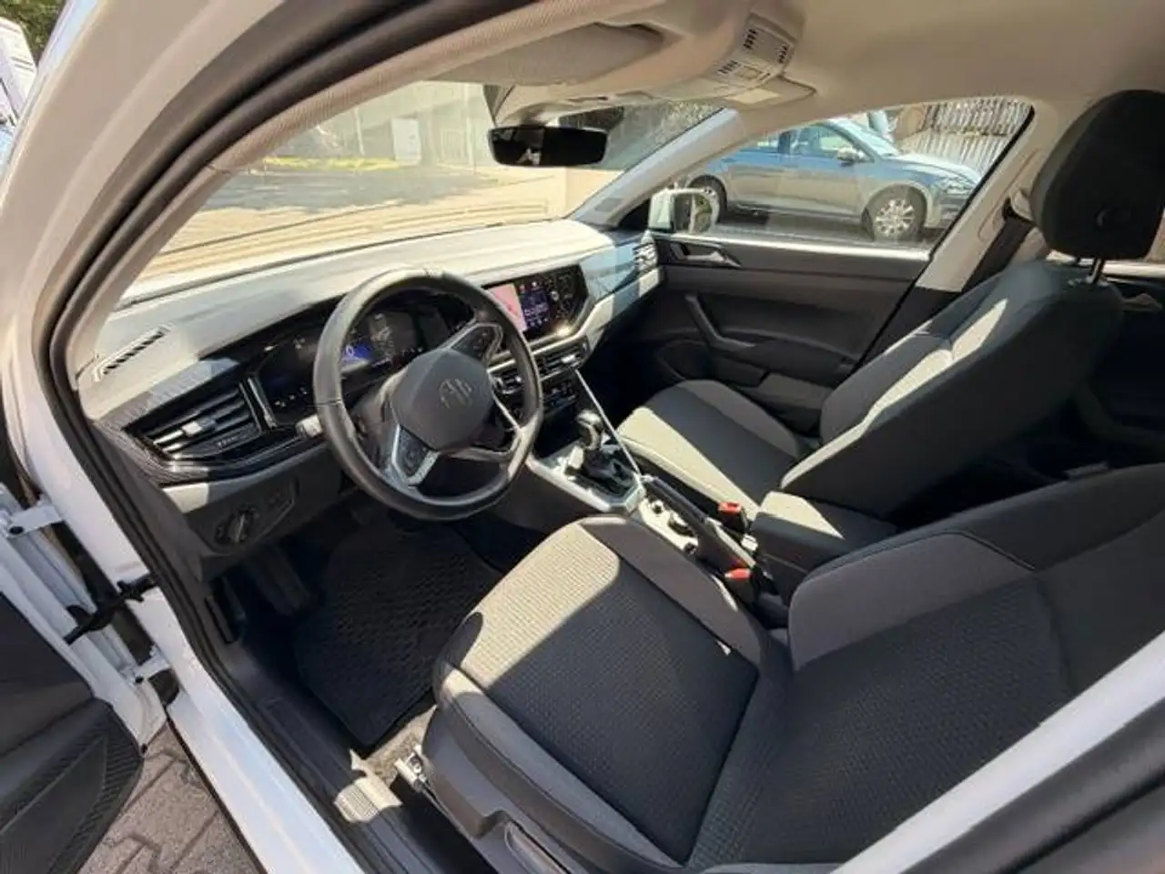 Volkswagen Taigo 1.0TSI DSG Life *Anhängerkupplung*Keylessentry Kessy*2 Zonen Klimaautomatik*Rückfahrkamera*Navigation-vorbereitet*, миниатюра 9