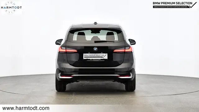 BMW 2 Series view 4
