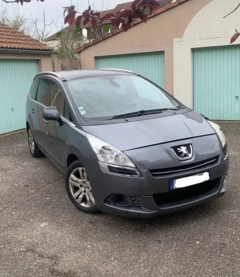 Peugeot 5008 1.6 HDi 112ch FAP BVM6 Confort Pack 7pl