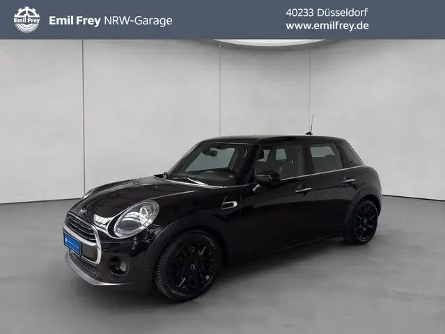 MINI One One Blackyard