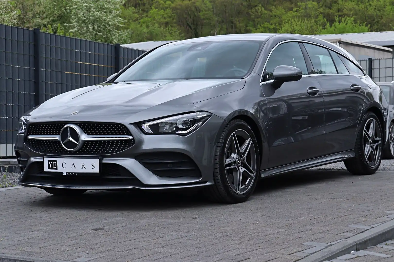 Mercedes-Benz CLA 220 SB AMG LINE *LED*RFK*CARPLAY*MBUX*LEDER* Gris - 2