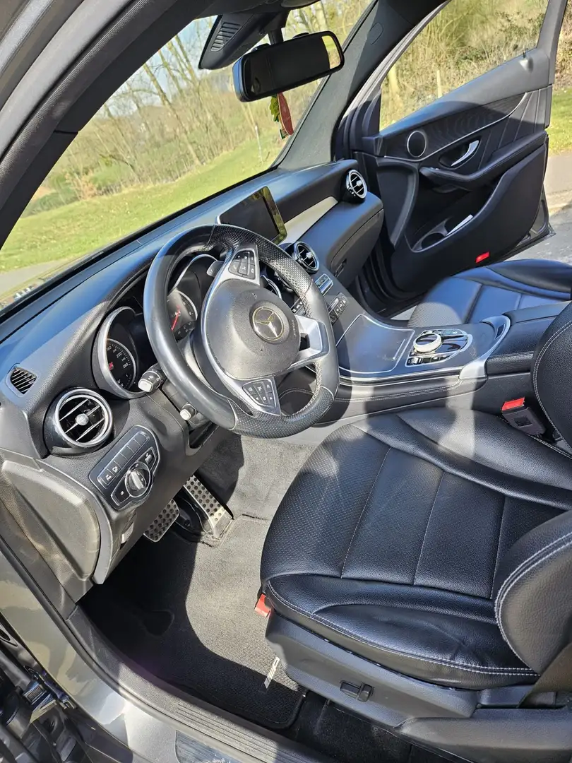 Mercedes-Benz GLC 200 Stříbrná - 2
