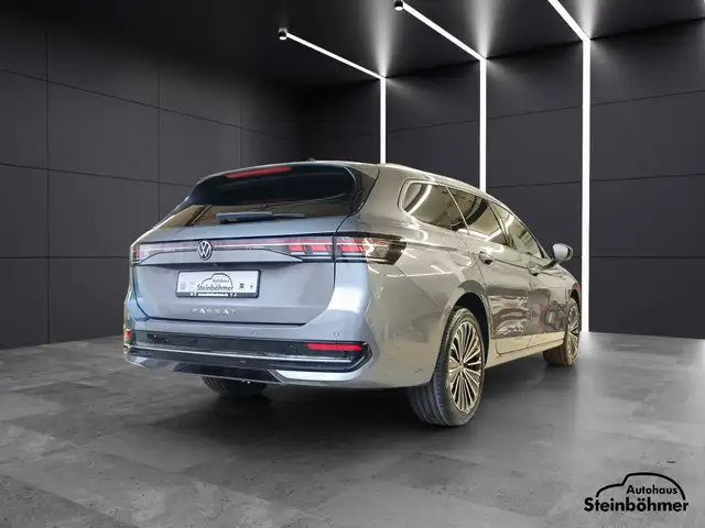Volkswagen Passat view 8