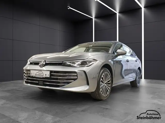 Volkswagen Passat view 2