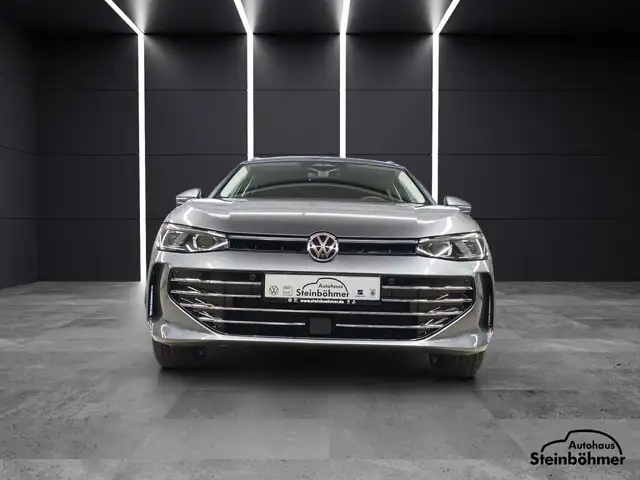 Volkswagen Passat view 11