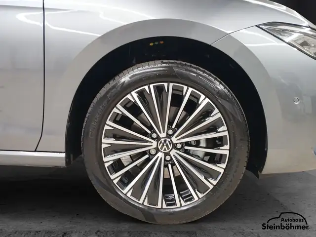 Volkswagen Passat view 13