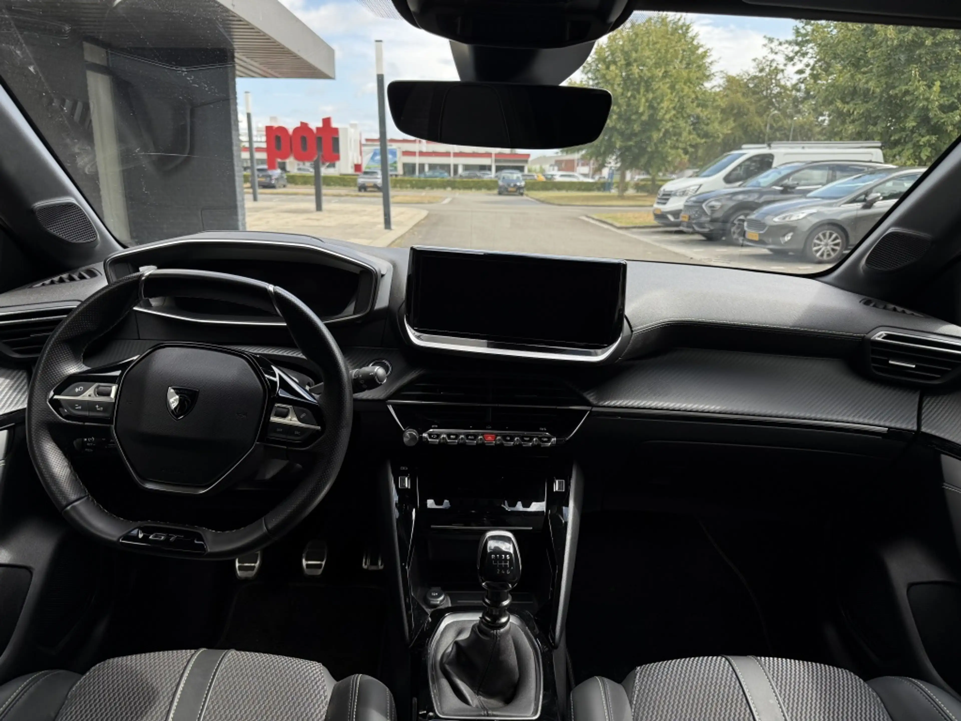 Peugeot 208 1.2 PT 100 GT — photo 7