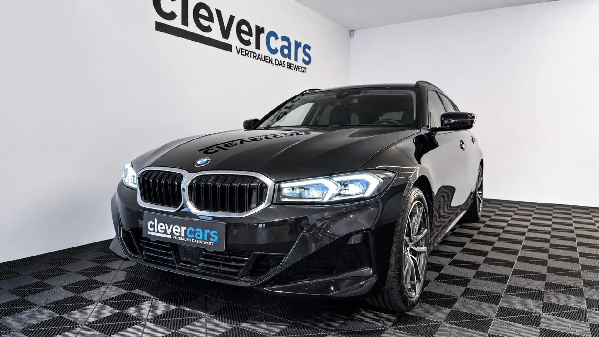 BMW 318 d 48 V Touring Aut. Schwarz - 2