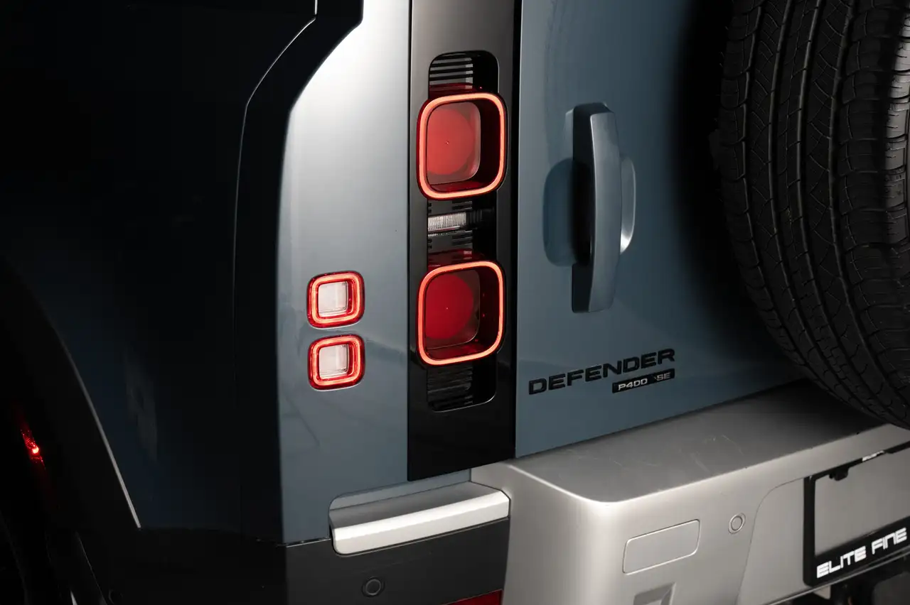Land Rover Defender снимка Land Rover Defender